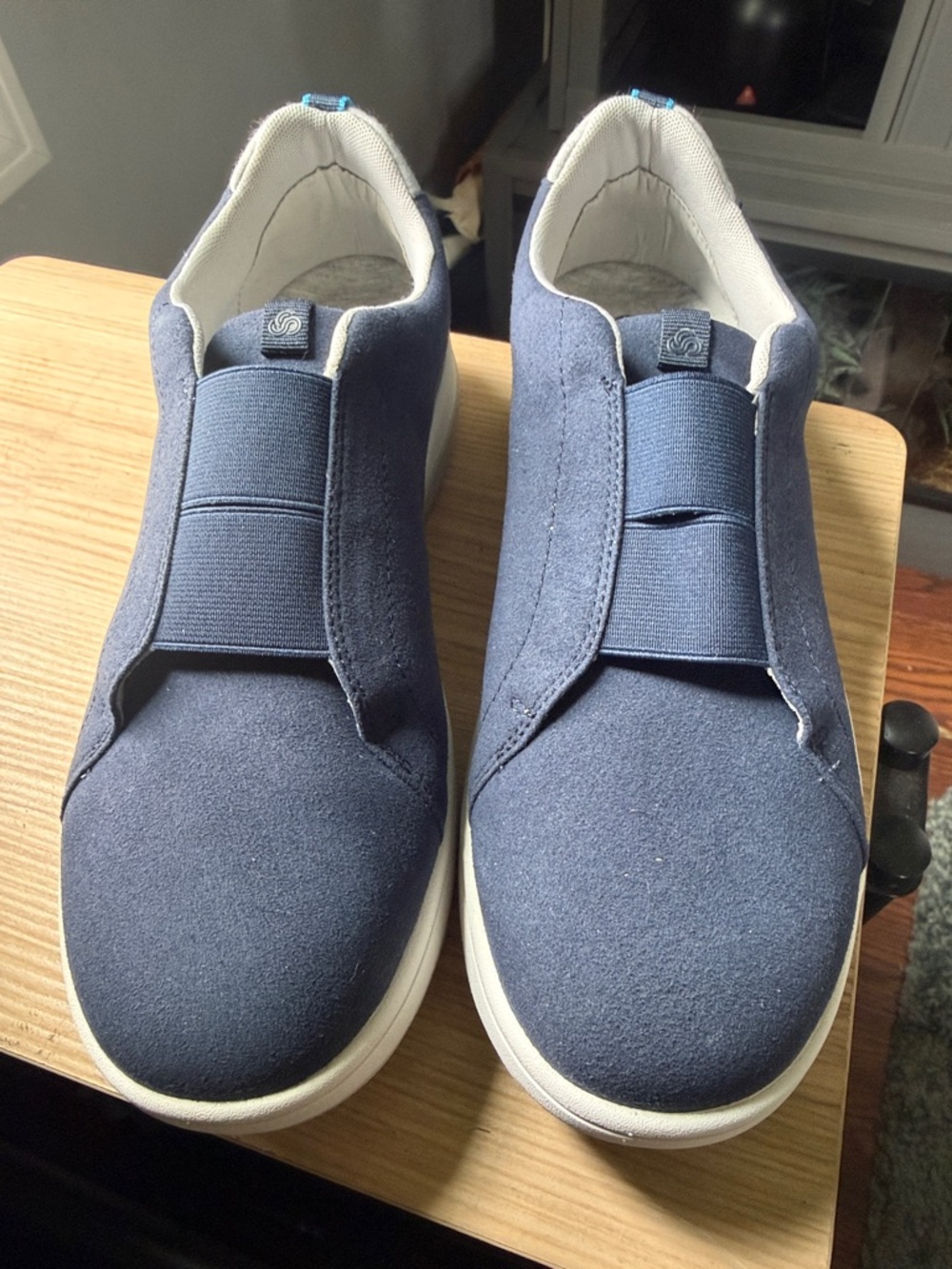 Slip-On Casual Sneakers in Navy Blue